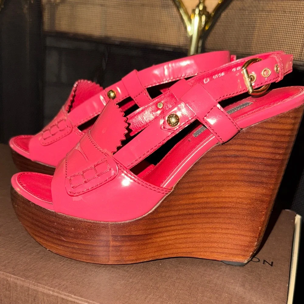 Louis Vuitton Red wooden Wedge Sandals - Picture 3 of 11